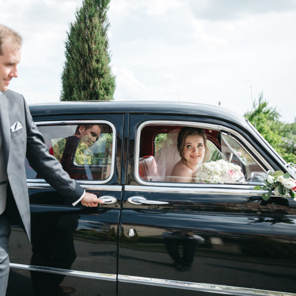 Driving service for weddings